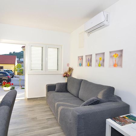 Memory Box Apartman - ชิเบนิก ภายนอก รูปภาพ