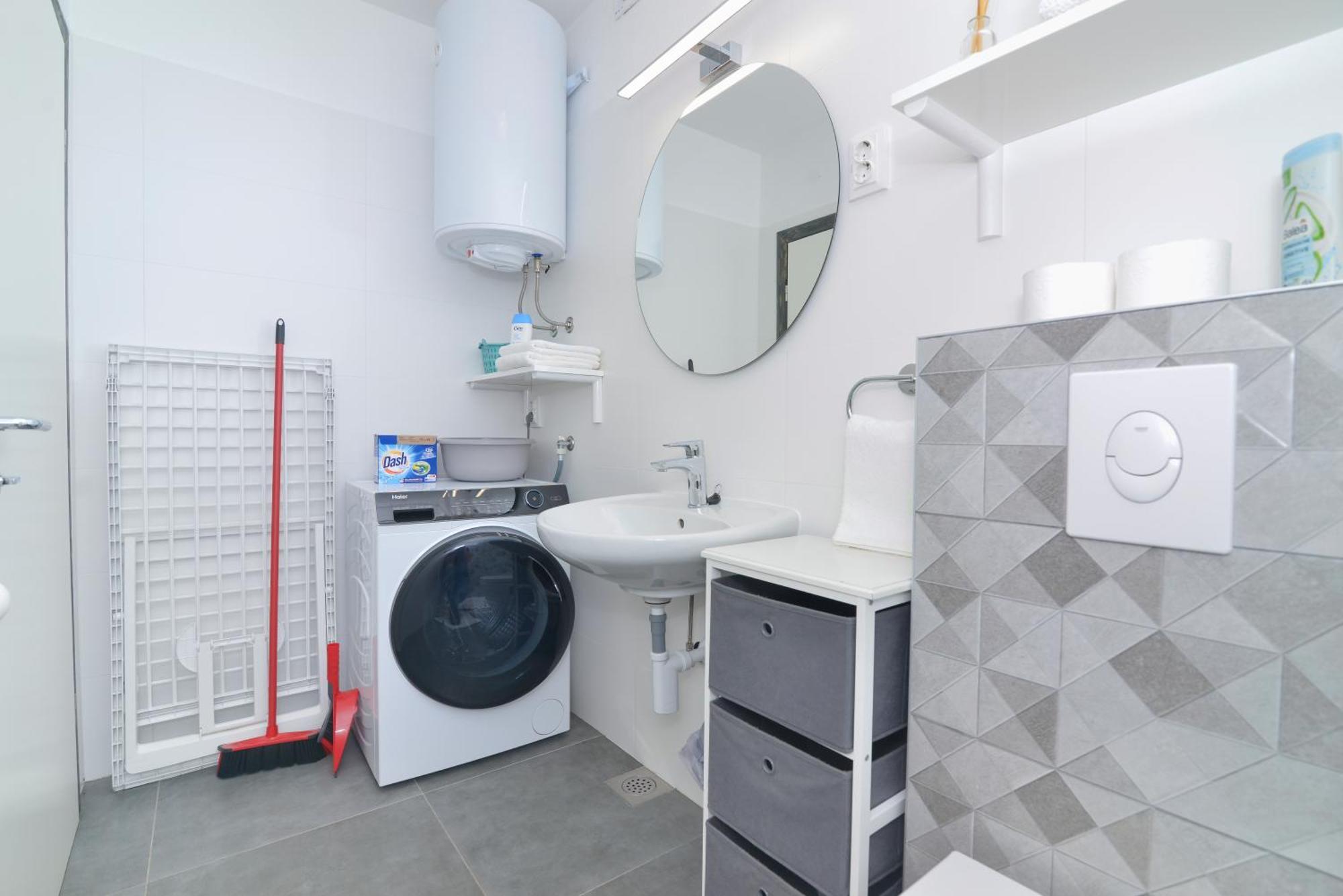 Memory Box Apartman - ชิเบนิก ภายนอก รูปภาพ