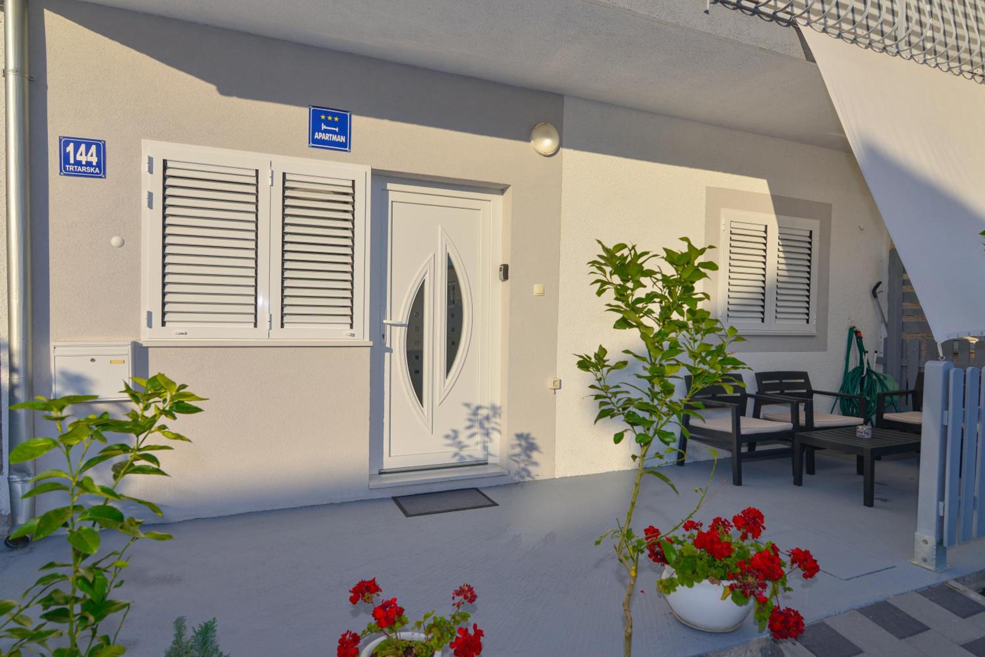 Memory Box Apartman - ชิเบนิก ภายนอก รูปภาพ