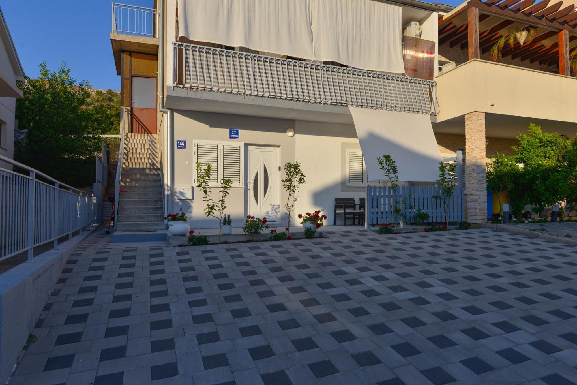 Memory Box Apartman - ชิเบนิก ภายนอก รูปภาพ